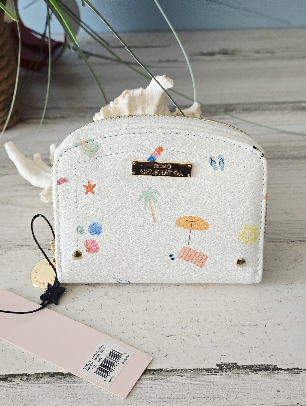 BCBGeneration White Beach Print Dome Wallet NWT